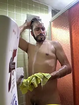 Snapshot of leonardohot1987 chatting on March 21, 3:33 am leonardohot1987 online show from March 21, 3:33 am