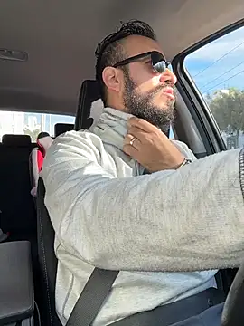 Snapshot of leonardohot1987 chatting on November 14, 2:27 pm leonardohot1987 online show from November 14, 2:27 pm