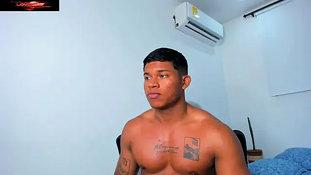 Snapshot of maxsteel177 chatting on January 12, 11:15 pm maxsteel177 online show from January 12, 11:15 pm