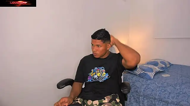 Snapshot of maxsteel177 chatting on January 18, 1:19 am maxsteel177 online show from January 18, 1:19 am