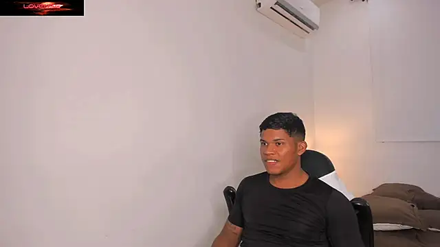 Snapshot of maxsteel177 chatting on January 22, 2:26 am maxsteel177 online show from January 22, 2:26 am