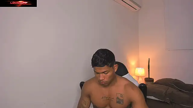 Snapshot of maxsteel177 chatting on January 25, 11:43 pm maxsteel177 online show from January 25, 11:43 pm