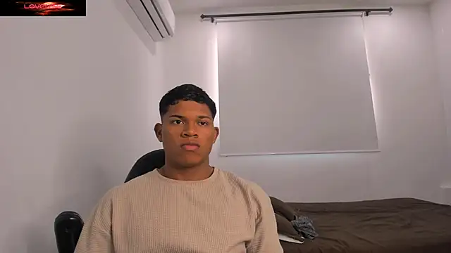 Snapshot of maxsteel177 chatting on January 28, 10:45 pm maxsteel177 online show from January 28, 10:45 pm