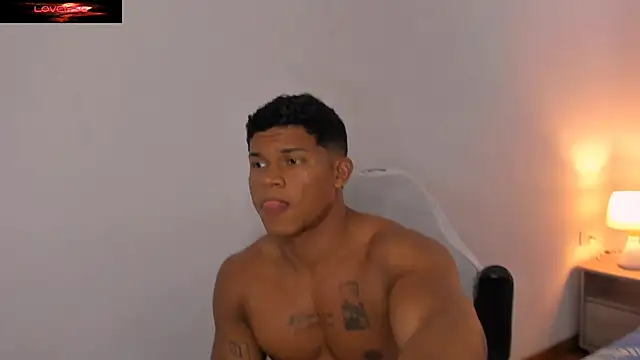 Snapshot of maxsteel177 chatting on February 9, 10:43 pm maxsteel177 online show from February 9, 10:43 pm