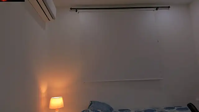 Snapshot of maxsteel177 chatting on February 12, 12:58 am maxsteel177 online show from February 12, 12:58 am