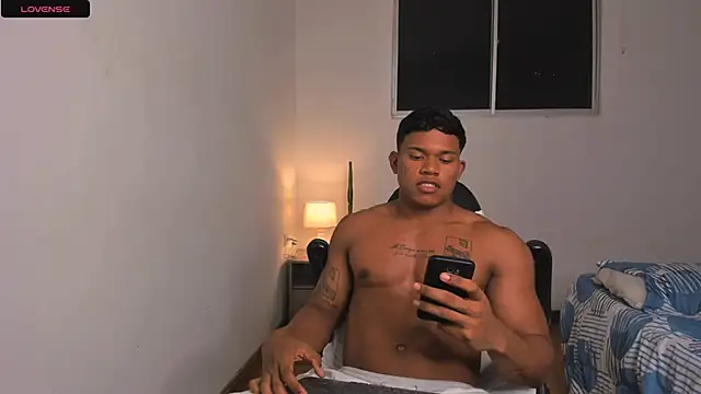 Snapshot of maxsteel177 chatting on February 18, 5:20 am maxsteel177 online show from February 18, 5:20 am