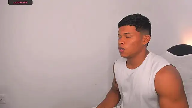 Snapshot of maxsteel177 chatting on March 4, 11:22 pm maxsteel177 online show from March 4, 11:22 pm