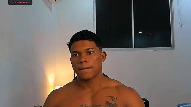 Snapshot of maxsteel177 chatting on March 12, 3:13 am maxsteel177 online show from March 12, 3:13 am