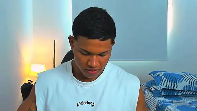 Snapshot of maxsteel177 chatting on March 22, 10:37 pm maxsteel177 online show from March 22, 10:37 pm