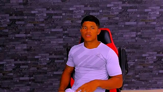 Snapshot of maxsteel177 chatting on December 2, 1:39 pm maxsteel177 online show from December 2, 1:39 pm