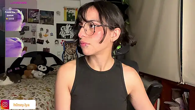 B0nnie H0ney online show from April 23, 2:24 am