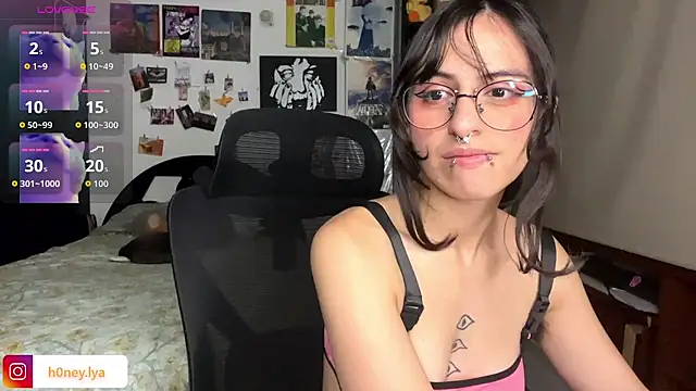B0nnie H0ney online show from June 25, 12:54 am
