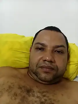 Snapshot of Marcio2235 chatting on December 18, 6:52 am Marcio2235 online show from December 18, 6:52 am