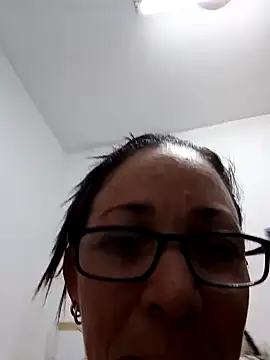 Snapshot of Zuzell_Sweet chatting on February 3, 5:40 am Zuzell Sweet online show from February 3, 5:40 am