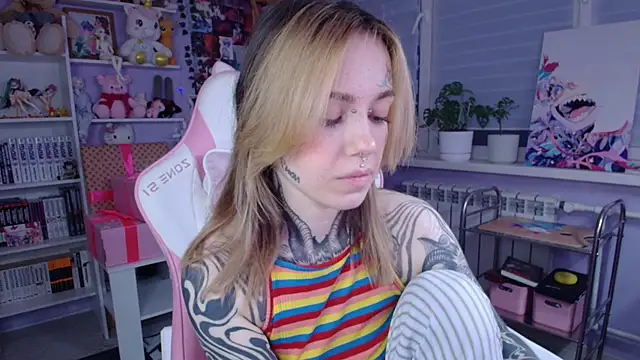 Snapshot of Catharsisi chatting on November 2, 2:30 pm Catharsisi online show from November 2, 2:30 pm