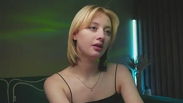 milasmiu online show from February 19, 9:25 pm