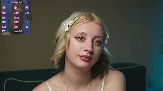 milasmiu online show from March 8, 8:03 pm