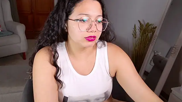 Snapshot of SelenaBlumX chatting on December 1, 8:36 pm SelenaBlumX online show from December 1, 8:36 pm