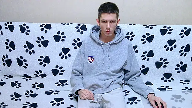 Snapshot of Lester_Broo chatting on May 2, 11:21 pm Lester Broo online show from May 2, 11:21 pm