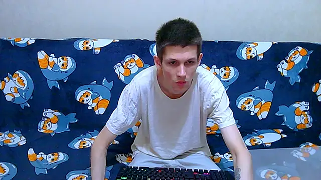 Snapshot of Lester_Broo chatting on May 19, 9:32 pm Lester Broo online show from May 19, 9:32 pm