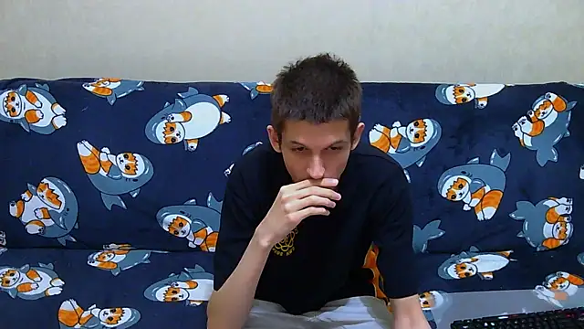 Snapshot of Lester_Broo chatting on May 28, 2:42 am Lester Broo online show from May 28, 2:42 am
