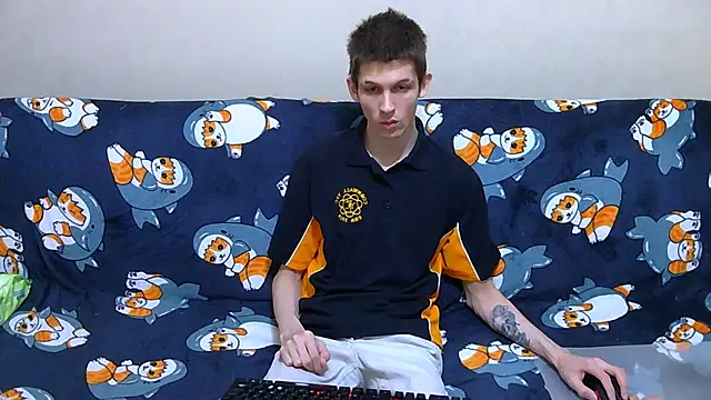 Snapshot of Lester_Broo chatting on June 4, 3:12 am Lester Broo online show from June 4, 3:12 am