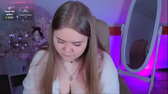 Snapshot of Erica__Alta chatting on November 10, 9:36 pm Erica Alta online show from November 10, 9:36 pm