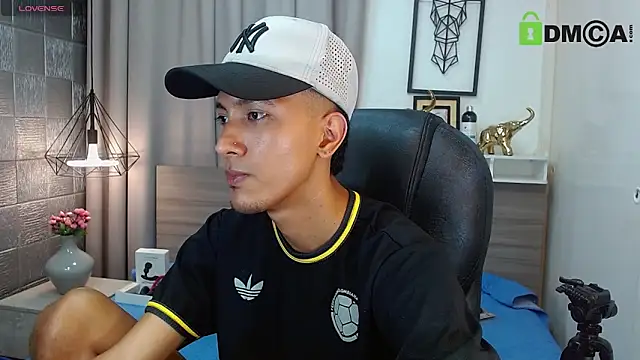 HarolddXL online show from April 15, 7:58 pm