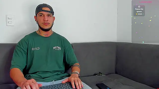 austinoficial online show from October 21, 8:31 pm