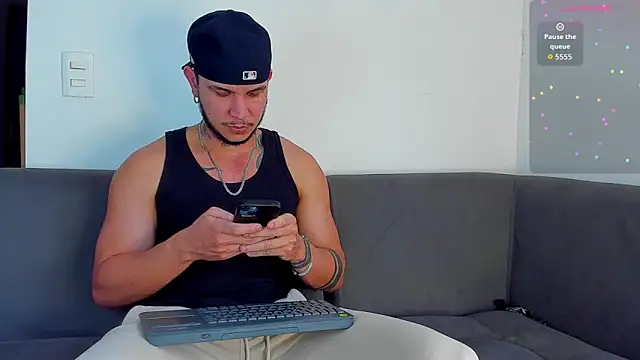 austinoficial online show from October 22, 8:19 pm