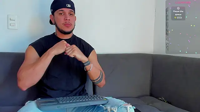austinoficial online show from October 25, 8:36 pm