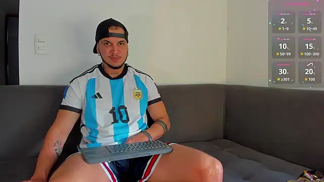 Snapshot of austinoficial chatting on November 12, 8:52 pm austinoficial online show from November 12, 8:52 pm