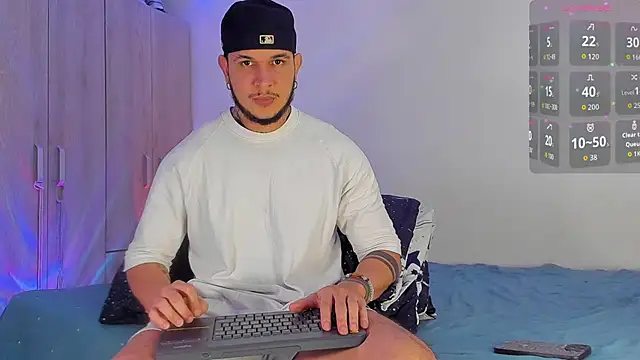 Snapshot of austinoficial chatting on November 18, 9:08 pm austinoficial online show from November 18, 9:08 pm