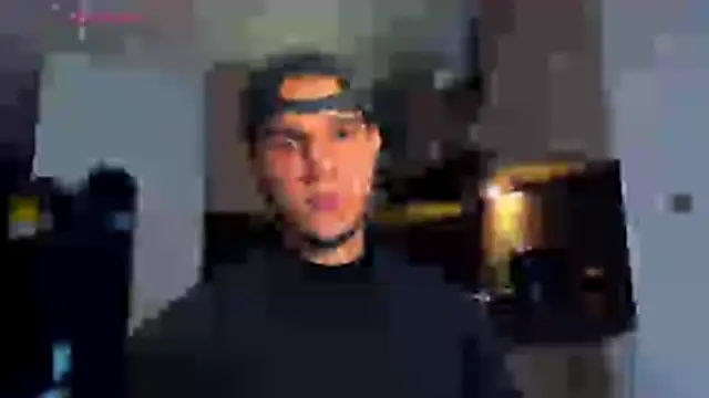 austinoficial online show from April 21, 11:07 pm