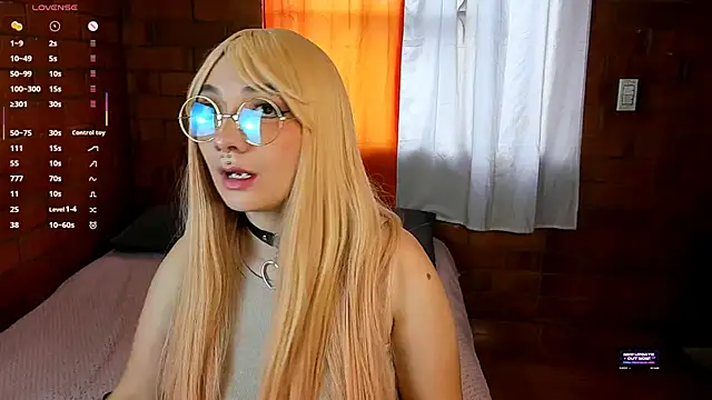 Annycolin  online show from March 9, 8:21 pm