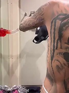 Black sweet Rose online show from February 1, 6:40 pm