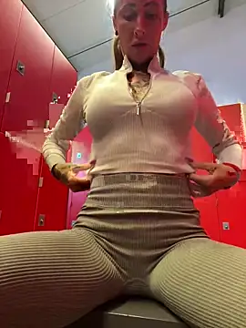 Black sweet Rose online show from February 13, 10:34 am