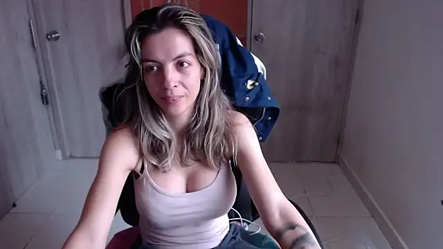 Princezzlove3 online show from February 8, 2:49 pm