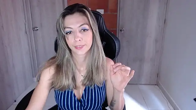 Princezzlove3 online show from March 8, 3:35 pm