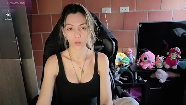 Princezzlove3 online show from October 11, 1:42 pm