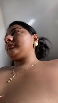 saraa franco  online show from February 1, 5:22 pm