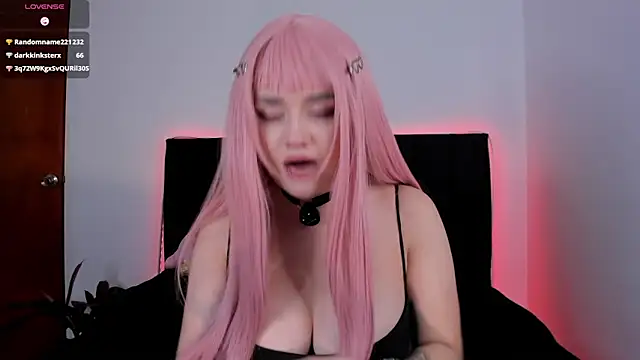 Snapshot of raven__white1 chatting on February 21, 2:17 am raven  white1 online show from February 21, 2:17 am