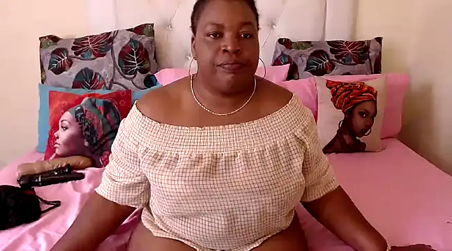 omalicha98 online show from February 3, 7:07 am