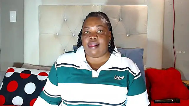 omalicha98 online show from May 25, 6:41 am