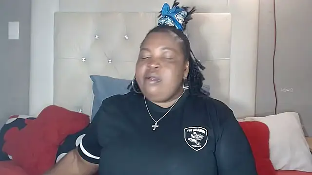 omalicha98 online show from May 28, 8:22 am