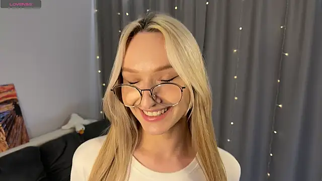 dontouchmyass online show from January 18, 5:17 pm