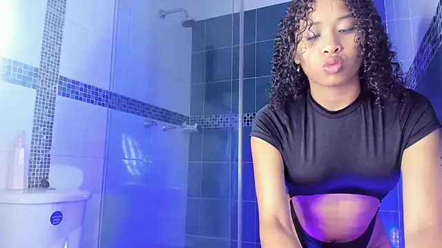 Snapshot of BrigitteRoy_ chatting on February 13, 7:10 pm BrigitteRoy  online show from February 13, 7:10 pm