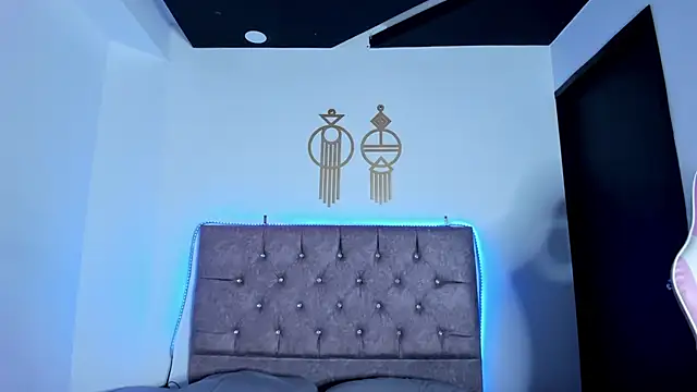 Snapshot of BrigitteRoy_ chatting on February 27, 7:04 pm BrigitteRoy  online show from February 27, 7:04 pm