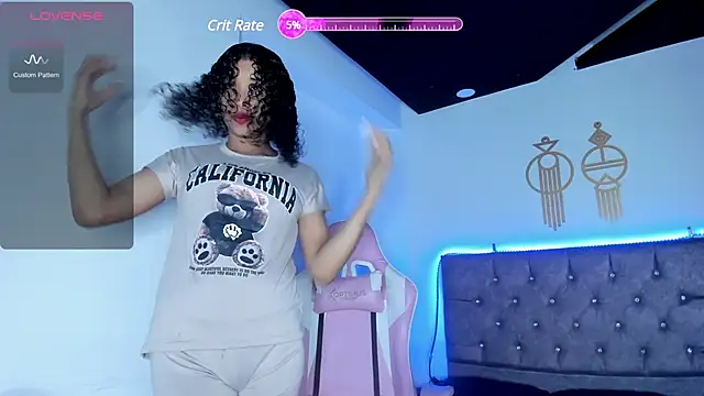 Snapshot of BrigitteRoy_ chatting on March 7, 7:05 pm BrigitteRoy  online show from March 7, 7:05 pm