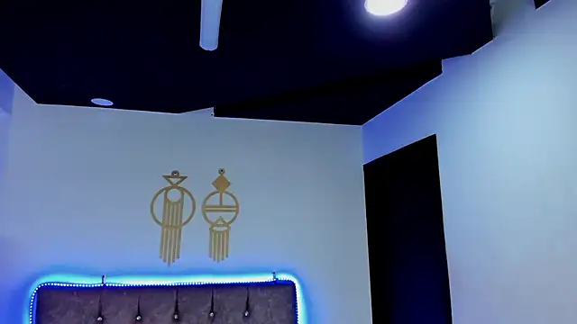 Snapshot of BrigitteRoy_ chatting on March 21, 7:02 pm BrigitteRoy  online show from March 21, 7:02 pm